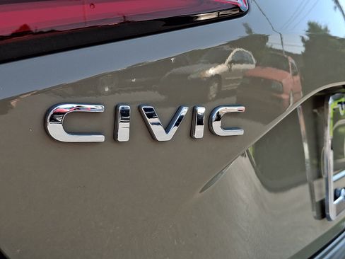 Used 2025 Honda Civic Sport image 32