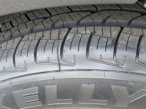 Used 2018 Hyundai Santa Fe Sport w/ 2.4L Value Package 02 image 9