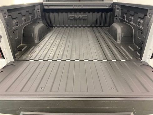 New 2025 GMC Sierra 1500 Elevation image 9