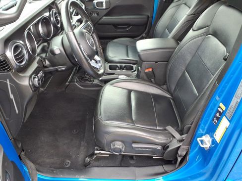 Used 2022 Jeep Wrangler Unlimited Sahara image 11