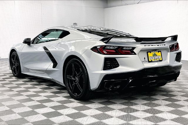 Used 2021 Chevrolet Corvette Stingray Preferred Cpe w/ Battery Protection Package RWD image 2