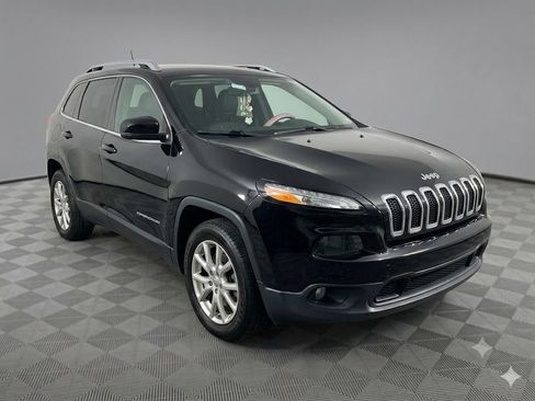 Used 2018 Jeep Cherokee Limited AWD/4WD image 3