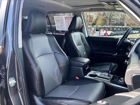 Used 2023 Toyota 4Runner SR5 Premium image 7