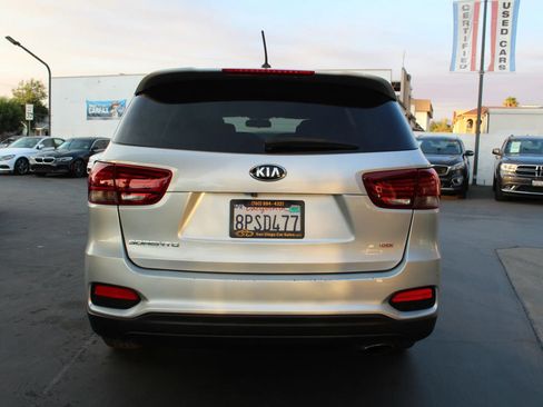 Used 2020 Kia Sorento LX FWD image 4