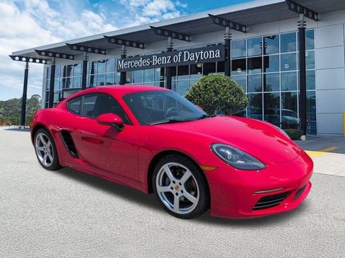 Used 2021 Porsche 718 Cayman RWD image 2