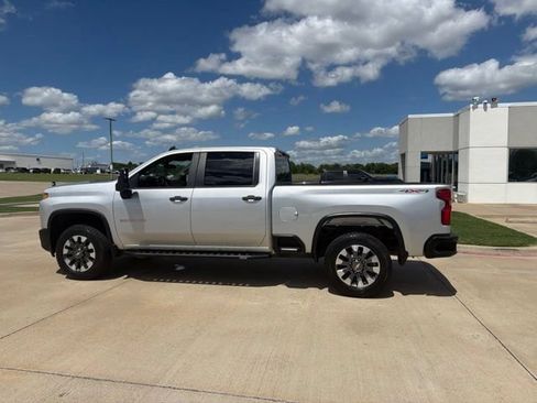 Used 2021 Chevrolet Silverado 2500 Custom w/ Custom Value Package AWD/4WD image 14