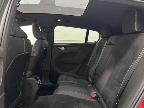 Used 2023 Volvo C40 P8 Recharge Plus image 15