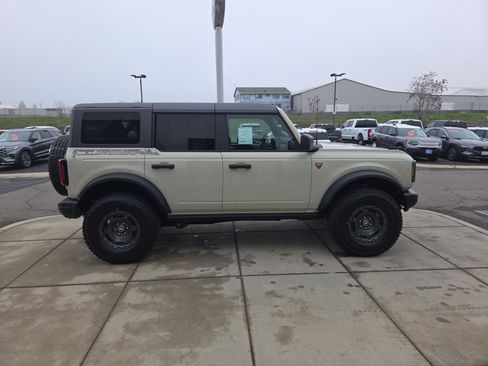 New 2025 Ford Bronco Badlands w/ Sasquatch Package image 6