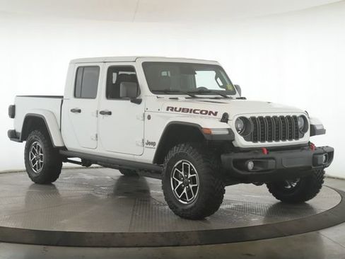 Used 2026 Jeep Gladiator Rubicon image 2
