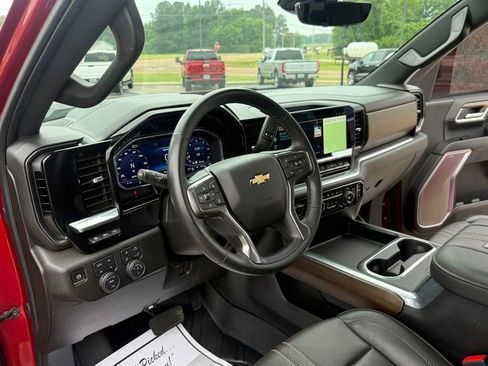 Used 2025 Chevrolet Silverado 3500 High Country w/ High Country Premium Package AWD/4WD image 23