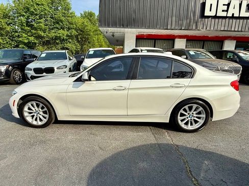 Used 2018 BMW 320i Sedan RWD image 11