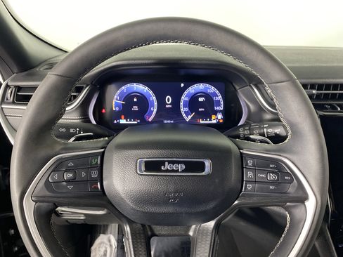 Used 2023 Jeep Grand Cherokee Altitude image 20