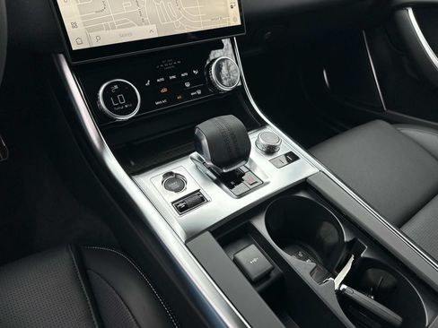 Used 2024 Jaguar XF R-Dynamic SE AWD/4WD image 17