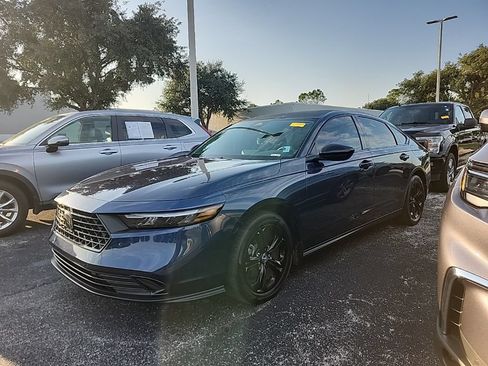 Used 2025 Honda Accord SE image 6