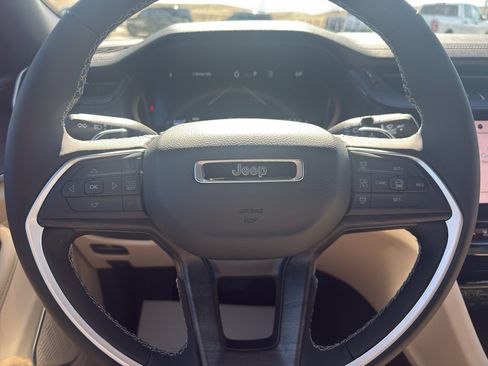 New 2026 Jeep Grand Cherokee Limited AWD/4WD image 18