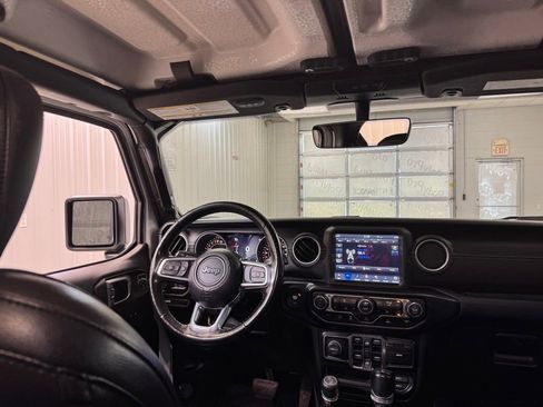Used 2020 Jeep Gladiator Overland AWD/4WD image 23