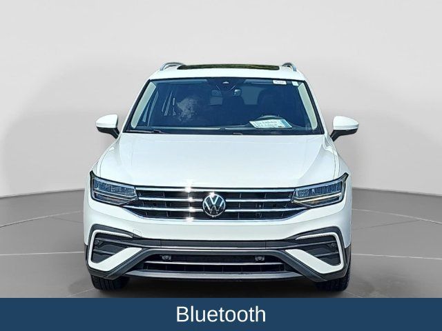 Used 2024 Volkswagen Tiguan SE FWD image 3