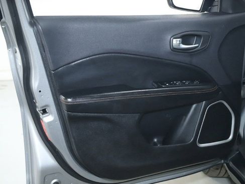 Used 2018 Jeep Compass Limited w/ Navigation Group image 16