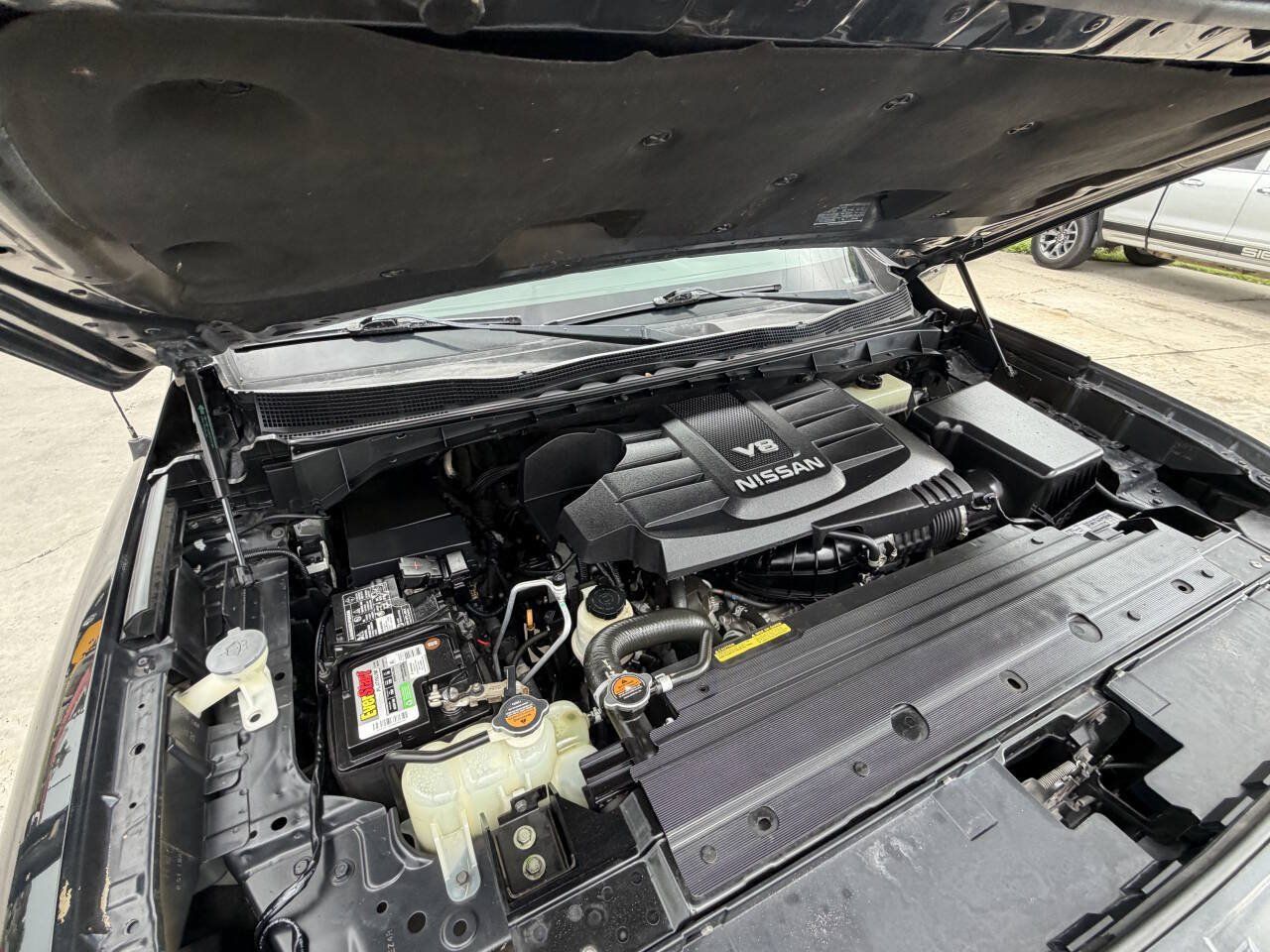 Used 2019 Nissan Titan SV w/ SV Convenience Package AWD/4WD image 14