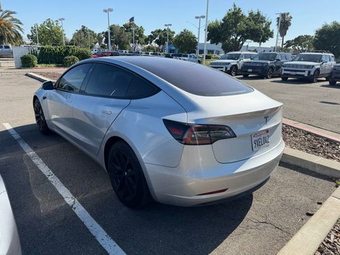 Used 2018 Tesla Model 3 Long Range RWD image 5