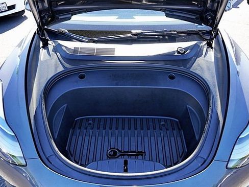 Used 2023 Tesla Model 3 Standard Range image 43