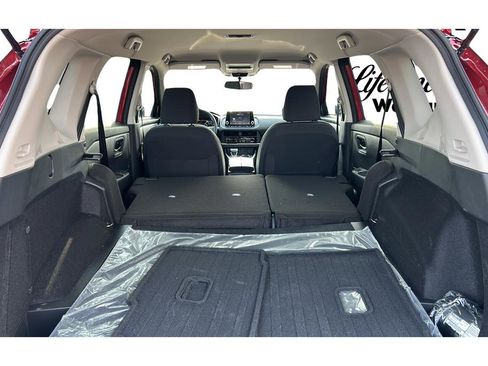Used 2026 Nissan Rogue S FWD image 10