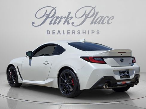 Used 2025 Toyota GR86 Premium w/ Performance Package RWD image 3