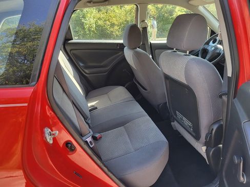 Used 2006 Toyota Matrix XR image 16