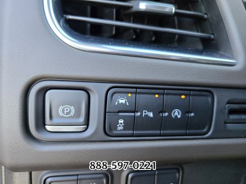 Used 2023 Chevrolet Tahoe LS image 31