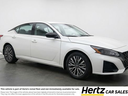 Used 2025 Nissan Altima 2.5 SV FWD image 1