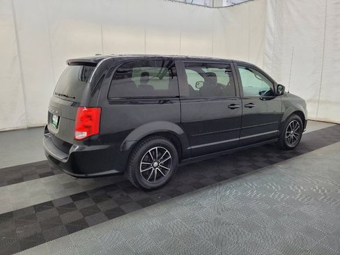 Used 2016 Dodge Grand Caravan SXT FWD image 10