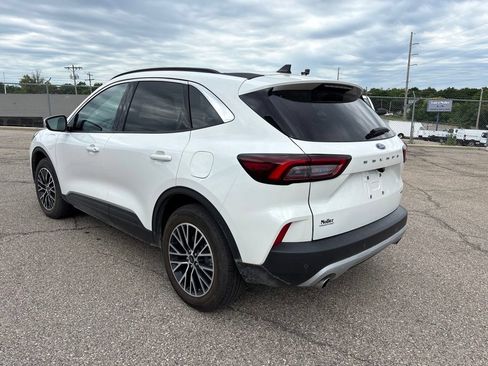 Used 2023 Ford Escape SE FWD image 5