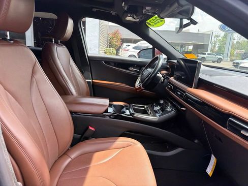 Used 2023 Lincoln Nautilus Reserve w/ Luxury Package AWD/4WD image 5