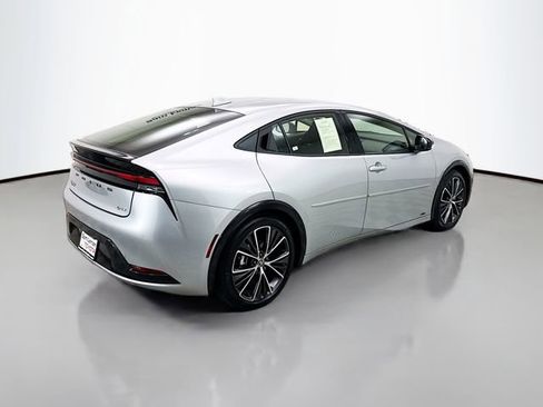 Used 2025 Toyota Prius XLE image 7