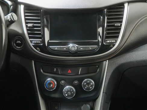 Used 2018 Chevrolet Trax LT w/ LT Convenience Package image 25