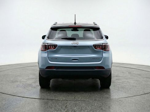 Used 2025 Jeep Compass Limited image 7