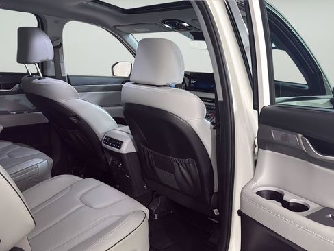 Used 2024 Hyundai Palisade SEL w/ Premium Package AWD/4WD image 14