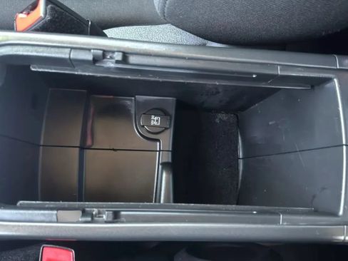 Used 2020 Dodge Journey SE w/ SE Popular Equipment Group FWD image 15