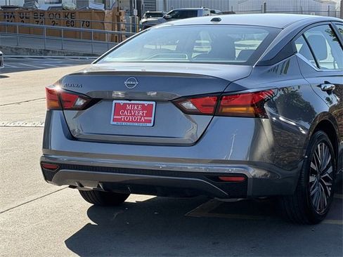 Used 2025 Nissan Altima 2.5 SV image 7