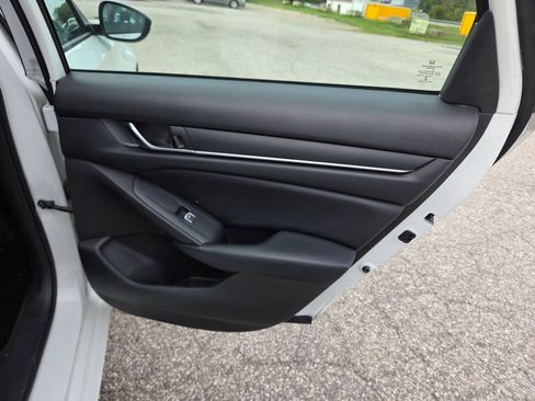 Used 2018 Honda Accord LX image 21