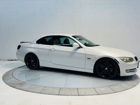 Used 2011 BMW 335i Convertible RWD image 38
