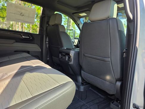 New 2026 Chevrolet Silverado 2500 ZR2 AWD/4WD image 23