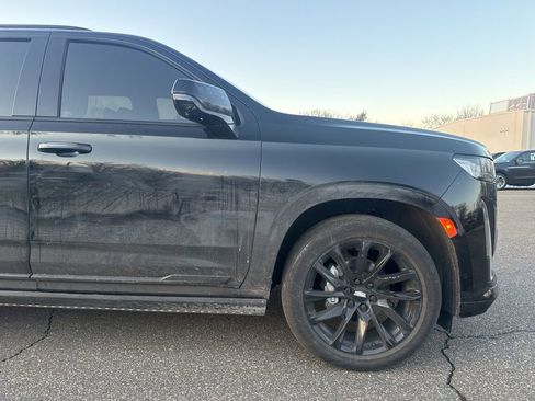 Used 2024 Cadillac Escalade ESV Sport Platinum w/ LPO, ONYX Package image 13