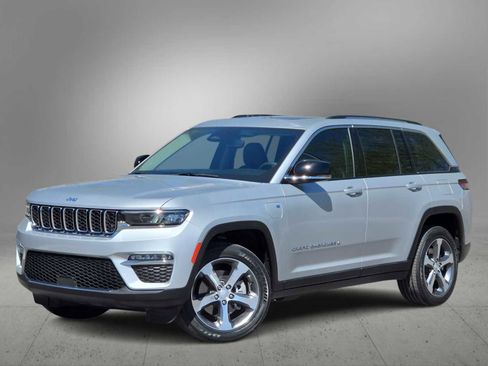 Used 2023 Jeep Grand Cherokee image 1