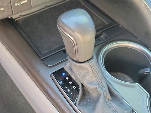 Used 2022 Toyota Camry SE image 27