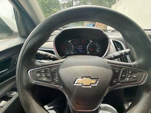 Used 2020 Chevrolet Equinox LT FWD image 18