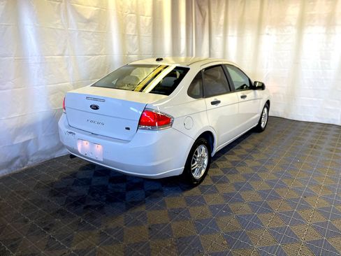 Used 2010 Ford Focus SE image 7