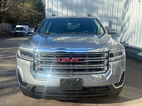 Used 2023 GMC Acadia SLE w/ Driver Convenience Package image 2