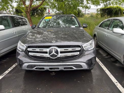 Used 2022 Mercedes-Benz GLC 300 4MATIC image 2