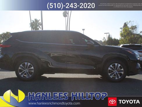 Certified 2022 Toyota Highlander XLE image 6